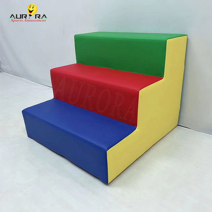 Equipamento de brinquedo para bebês e crianças coloridos