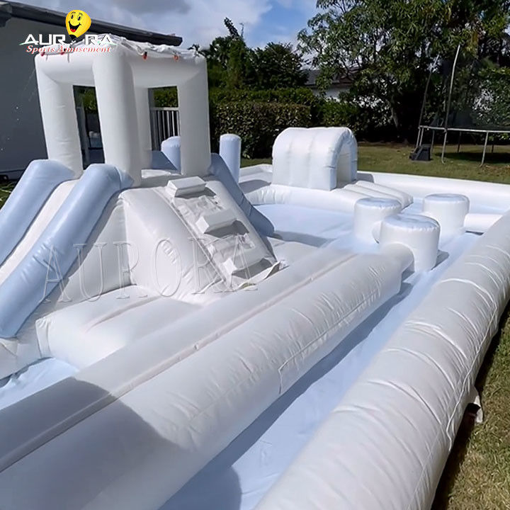 Equipamento de brinquedo inflável exterior branco Parque de diversões Piscina de escorrega aquática para crianças