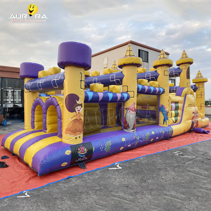 Percurso de obstáculos inflável comercial com escorregador à prova d'água Cor amarelo roxo