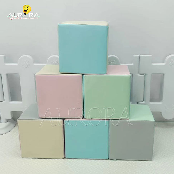 Equipamento de brinquedo suave personalizado colorido de crianças de interior para festas de aniversário