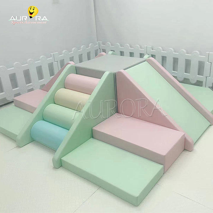 Equipamento de brinquedo suave personalizado colorido de crianças de interior para festas de aniversário