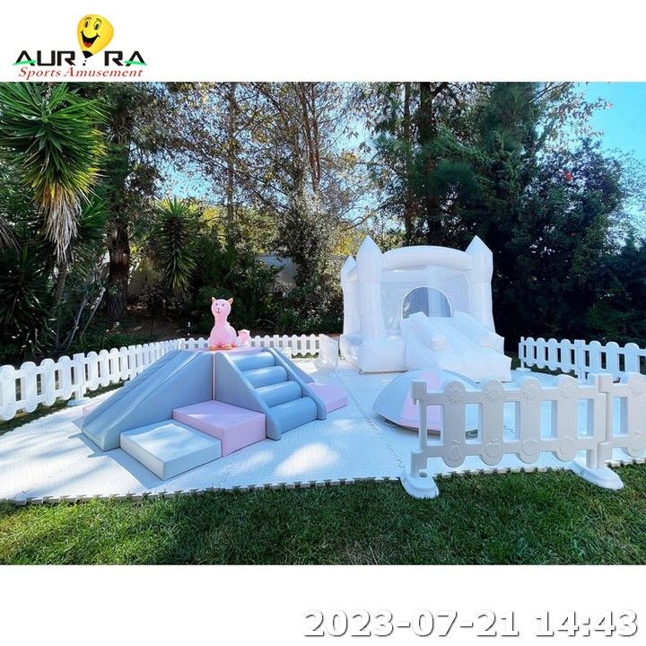 Área de brinquedos para crianças, área de deslizamento para jogos de bola