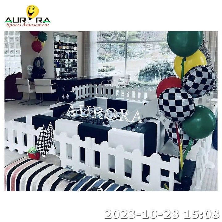Equipamento de brinquedos inflável impermeável Área de brinquedos interior Centro de cuidados diurno Crianças Preto Branco