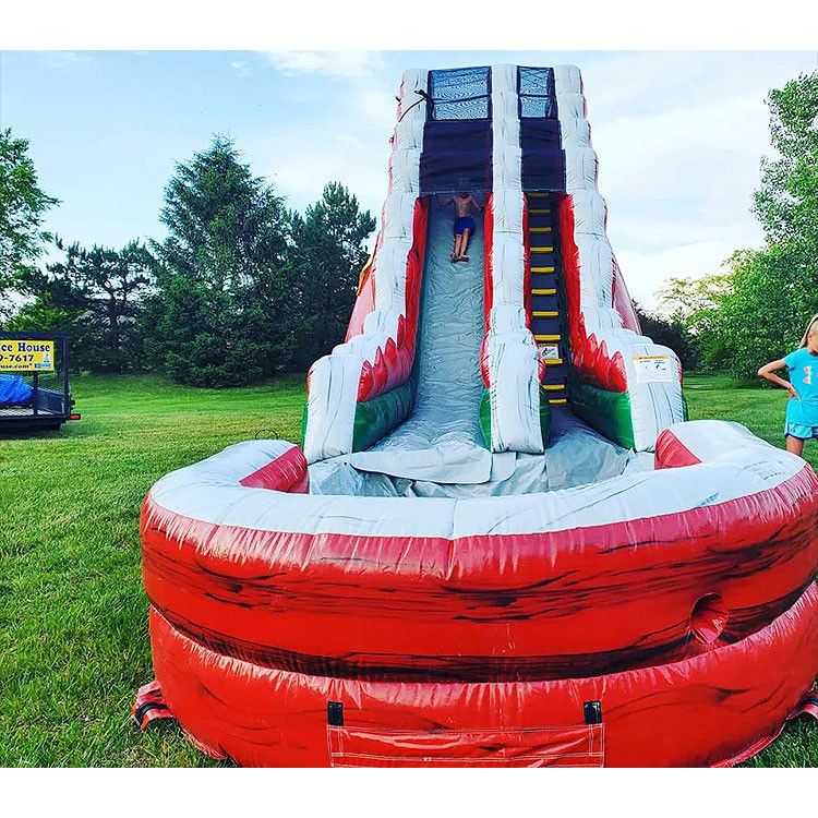 Slide de água inflável comercial Slide de água vermelho Pvc com soprador de ar para crianças adultos