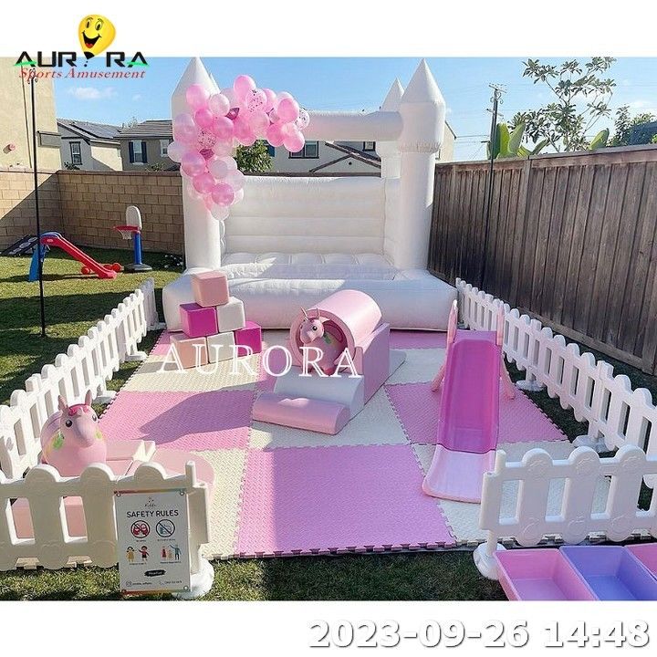 Área de brinquedo inflável Blue Mini Castle para crianças com cerca